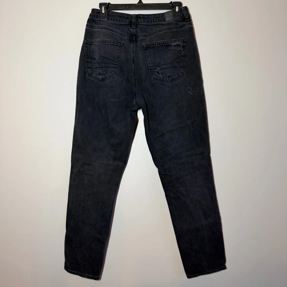 American Eagle Outfitters mom Jeans